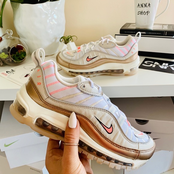 Nike Shoes - NWT Nike Air Max 98